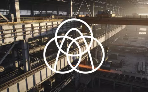 Moderne Industrieanlage bei Sonnenaufgang als Symbol für industrielle Dynamik und wirtschaftliches Wachstum. - Foto: über boerse-global.de