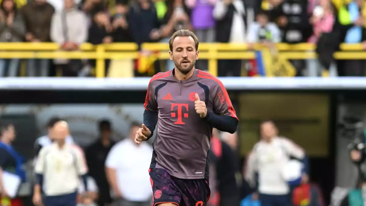 Harry Kane beim Aufwärmen in Dortmund.  - Bild: Bernd Thissen/dpa