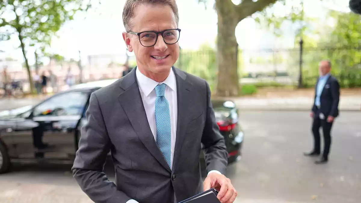Bundesgesundheitsminister Linnemann will die eigentlich geplante Kürzung von Rentenansprüchen pflegender Angehöriger stoppen. (Archivfoto) - Bild: Michael Kappeler/dpa