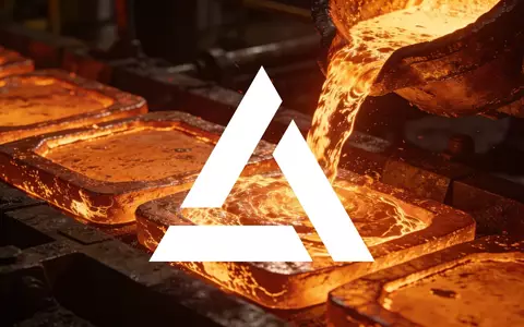 Geschmolzenes Kupfer in einer modernen Gießerei als Symbol für industrielle Produktion und wirtschaftliches Wachstum. - Foto: über boerse-global.de