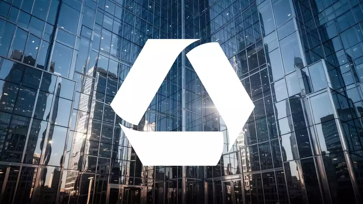 Commerzbank Ownership Shift: UniCredit Stake Nears Majority as Berlin Mulls Sale