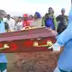 Vor allem unter kleinen Kindern ist die Sterberate besonders hoch (Archivbild) - Bild: Dieudonne Dirole/AP/dpa