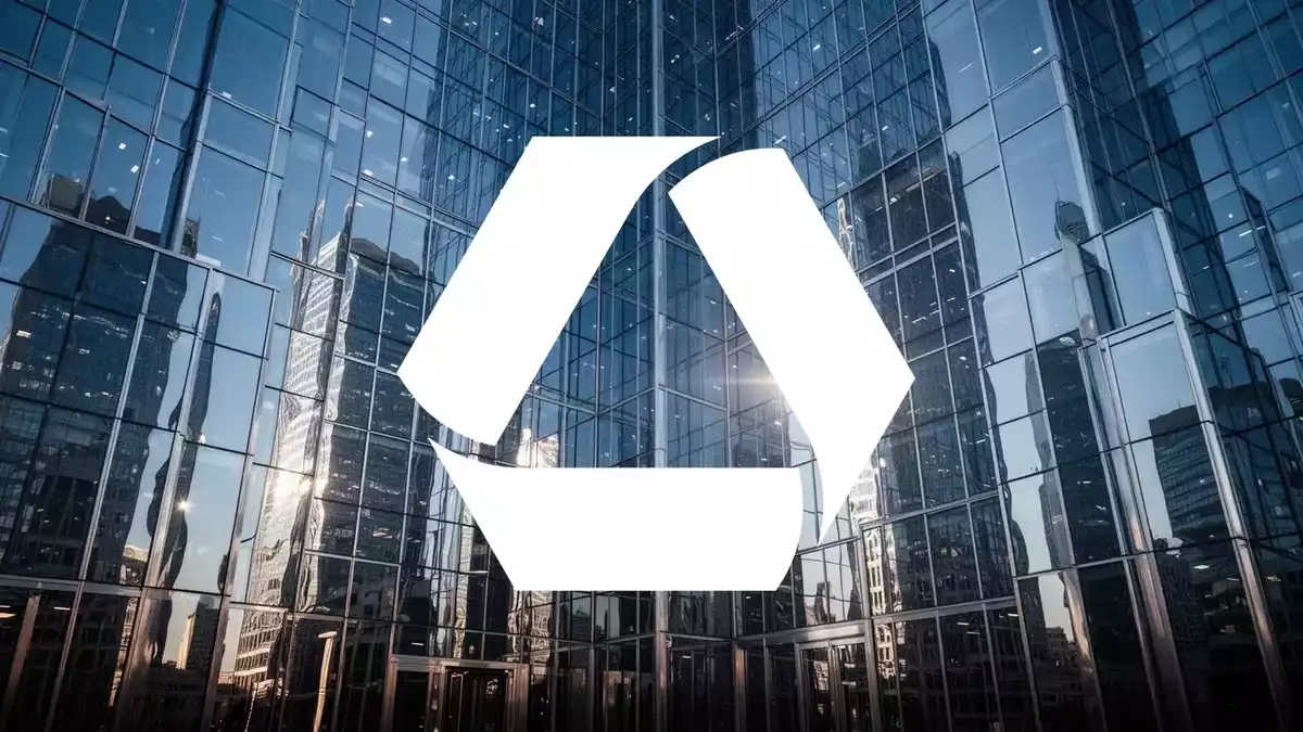 UniCredit Nears Commerzbank Control as Berlin Softens Stance