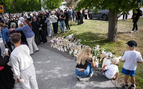 Die Menschen in Fagersta gedenken der Opfer.  - Foto: Magnus Lejhall/TT News Agency/AP/dpa