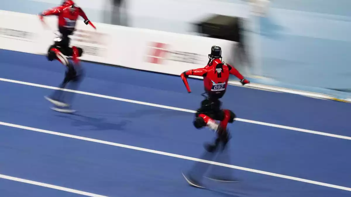 Auch beim 400-Meter-Lauf sind die Roboter mittlerweile schneller als jeder Mensch zuvor.  - Bild: -/kyodo/dpa