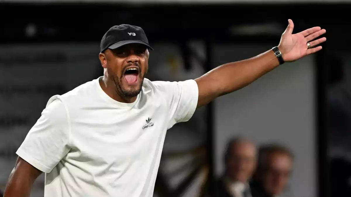 Vincent Kompany energisch an der Seitenlinie. - Bild: Federico Gambarini/dpa