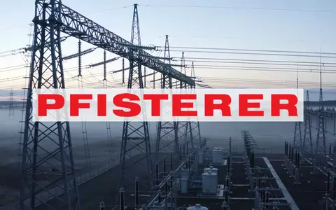 Moderne Hochspannungs-Infrastruktur in einer nordischen Landschaft bei Dämmerung als Symbol für Energieprojekte. - Foto: über boerse-global.de