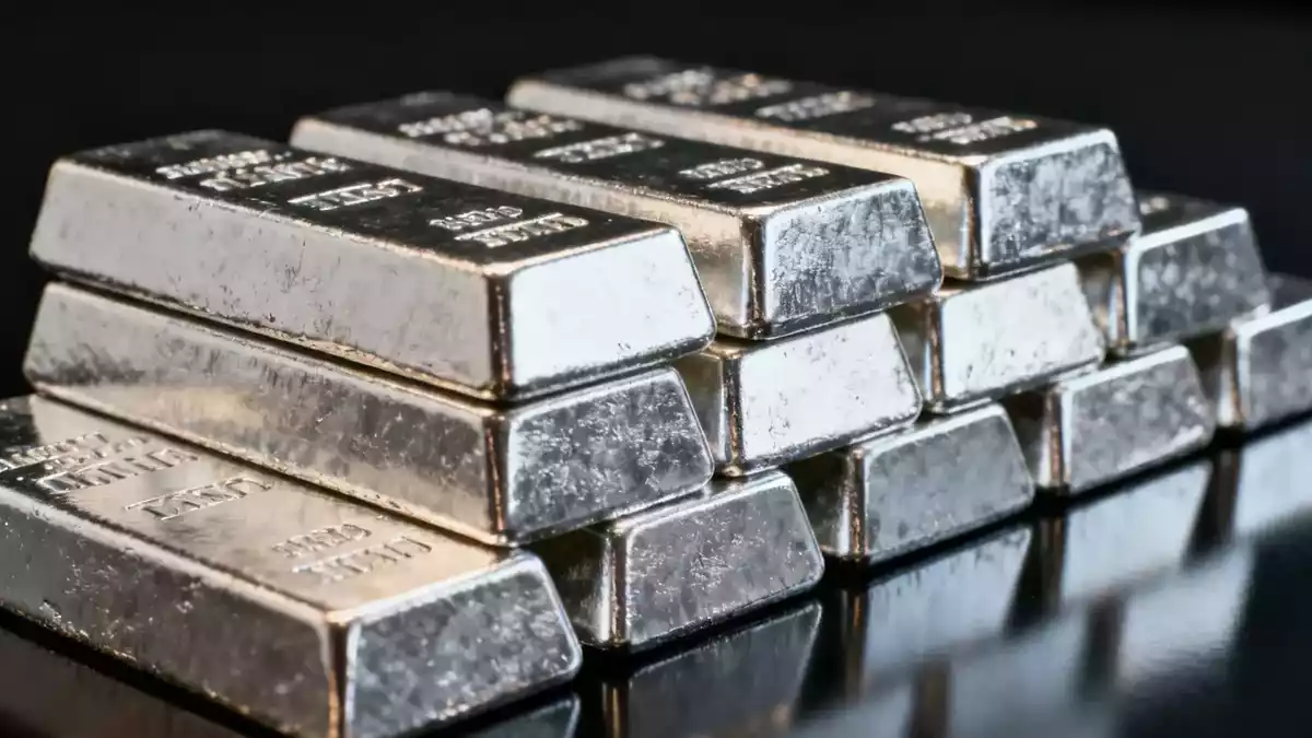Silver Nears $70 as Treasury Buybacks and Fed Easing Fuel Breakout