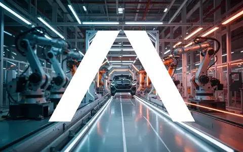 Moderne industrielle Fertigungshalle in einer Automobilfabrik mit Fokus auf fortschrittliche Robotik und Technik. - Foto: über boerse-global.de