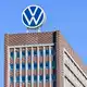 Bei VW gibt es große Unruhe. (Archivbild) - Bild: Julian Stratenschulte/dpa