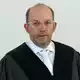 Richter Holger Schütt führt die Verhandlung. (Archivbild) - Bild: Bernd Wüstneck/dpa