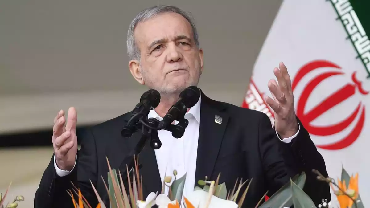 Der iranische Präsident Massud Peseschkian hat Schwierigkeiten in seinem Land eingeräumt. (Archivbild)  - Bild: Shadati/XinHua/dpa