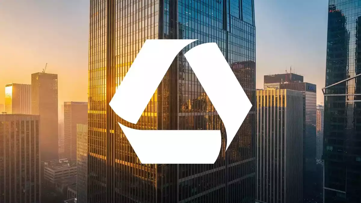 Commerzbank Opens Door to UniCredit Talks as Takeover Resistance Fades