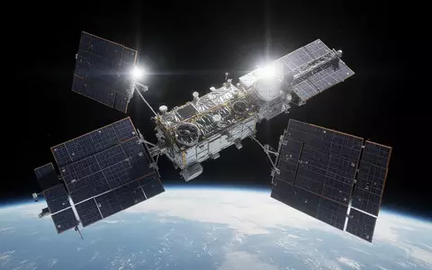 Ein moderner Satellit im Weltraum vor dem Hintergrund der Erdkrümmung. - Foto: über boerse-global.de