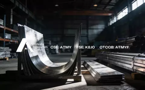 Abstrakte Darstellung von volatilen Rohstoffmärkten und industriellen Metallressourcen in einer stimmungsvollen Umgebung - Foto: über boerse-global.de