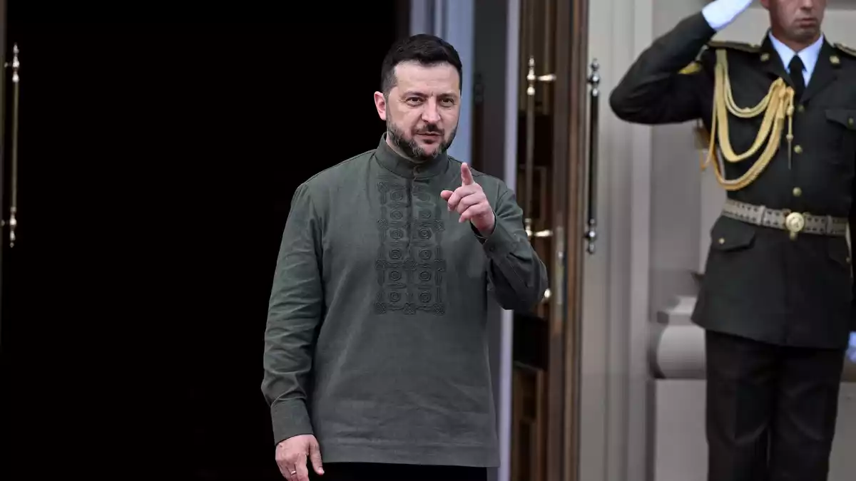 Der ukrainische Präsident Wolodymyr Selenskyj hat zum 35. Jahrestag der Unabhängigkeit des Landes weiteren Widerstand gegen Russlands Angriffskrieg angekündigt.  - Bild: Antti Aimo-Koivisto/Lehtikuva/dpa