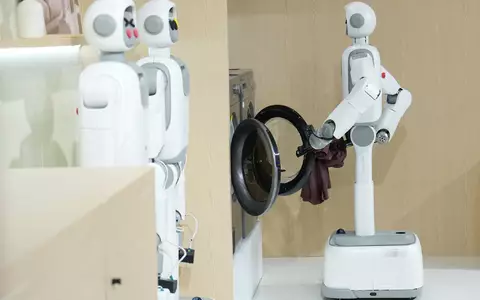 Fast die Hälfte der Menschen in Deutschland kann sich vorstellen, künftig einen menschenähnlichen Roboter im Haushalt einzusetzen.  - Foto: Ju Huanzong/XinHua/dpa