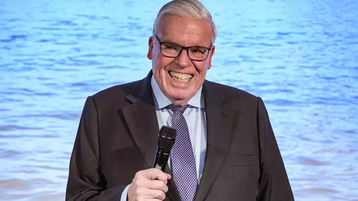 Wie reich er tatsächlich war, hat Klaus-Michael Kühne nie verraten. Das Schweizer Wirtschaftsmagazin «Bilanz» hielt ihn jedenfalls für den reichsten Deutschen in der Schweiz. (Archivbild) - Bild: Axel Heimken/dpa
