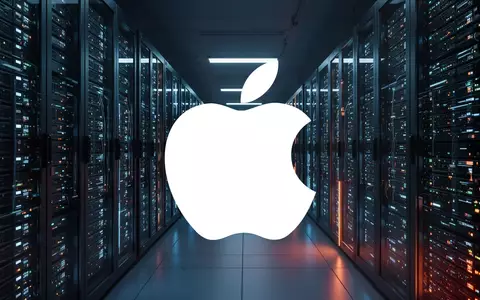 Modernes Rechenzentrum mit leuchtenden Server-Racks als Symbol für steigende Speicherkosten und IT-Infrastruktur. - Foto: über boerse-global.de