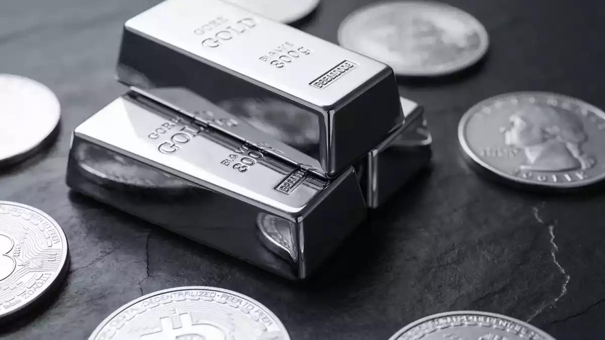 Silver Consolidates Near $69 After August Surge; Key Resistance at $71.46