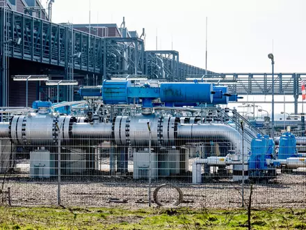 Die niedrigen Füllstände der deutschen Gasspeicher treiben die Maschinenbauer um (Archivbild) - Foto: Hauke-Christian Dittrich/dpa