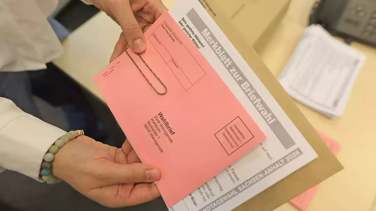Jeder Bürger kann auf Antrag auch per Brief abstimmen bei der Landtagswahl.  - Bild: Matthias Bein/dpa