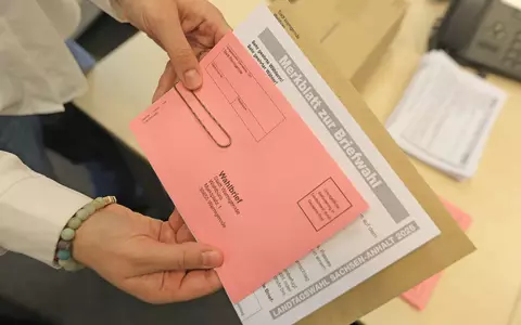 Jeder Bürger kann auf Antrag auch per Brief abstimmen bei der Landtagswahl.  - Foto: Matthias Bein/dpa