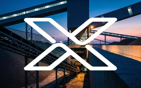 Moderne industrielle Anlage in der Abenddämmerung, die eine Atmosphäre von wirtschaftlicher Anspannung und Prüfung vermittelt. - Foto: über boerse-global.de