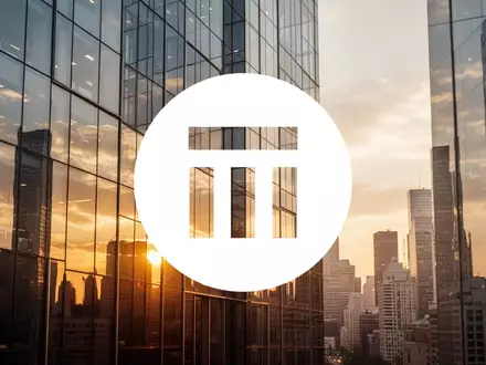 Moderne Glasfassade eines Bürogebäudes in einem Finanzviertel bei Sonnenuntergang als Symbol für Stabilität und Finanzen. - Foto: über boerse-global.de