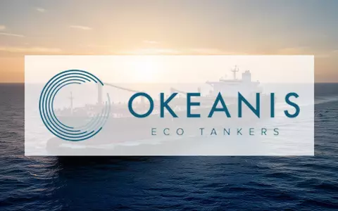 Ein moderner Öltanker auf dem offenen Meer bei Sonnenuntergang. - Foto: über boerse-global.de