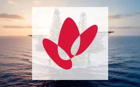 Moderne Offshore-Energieplattform vor dem Hintergrund eines Sonnenaufgangs auf dem offenen Meer. - Foto: über boerse-global.de