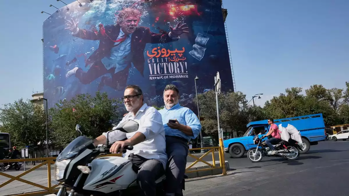 Der Iran steckt in einer seiner schwersten Wirtschaftskrisen. (Archivbild) - Bild: Vahid Salemi/AP/dpa