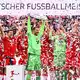 Die Bayern mit der Meisterschale: Gibt es wieder das gewohnte Bild? (Archivbild) - Bild: Tom Weller/dpa