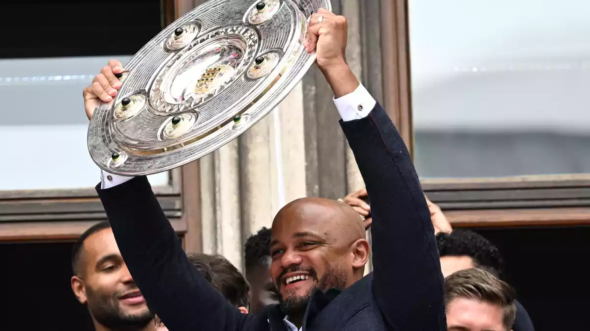Will wieder Meistermacher sein: Bayern-Coach Vincent Kompany. (Archivbild) - Bild: Sven Hoppe/dpa