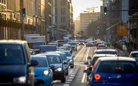 Das Auto bleibt für die meisten Menschen das wichtigste Fortbewegungsmittel. (Archivbild) - Foto: Kay Nietfeld/dpa/dpa-tmn