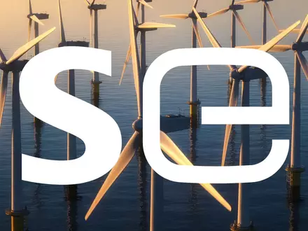 Moderne Offshore-Windkraftanlagen bei Sonnenuntergang als Symbol für großskalige Energiewirtschaft. - Foto: über boerse-global.de