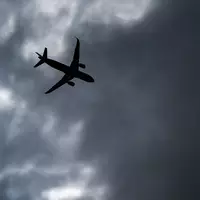 Der Flughafenverband ADV kritisiert die Rahmenbedingungen, mit denen die Luftfahrt in Deutschland konfrontiert ist. (Symbolbild) - Foto: Jens Kalaene/dpa