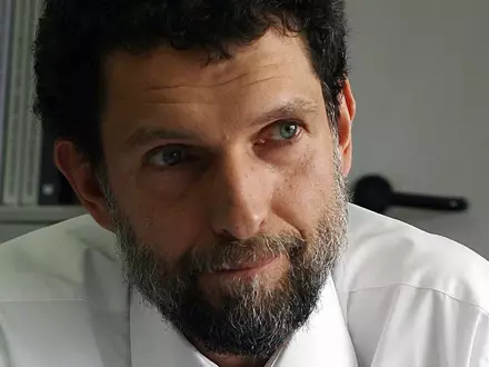 Osman Kavala ist seit 2017 in Haft - zu Unrecht, wie der Menschenrechtsgerichtshof in Straßburg sagt. (Archivbild) - Foto: -/AP/dpa