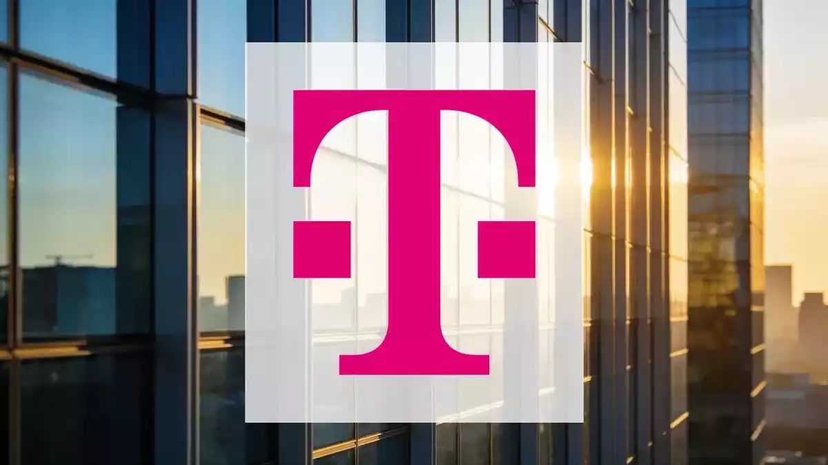 Deutsche Telekom Stock: T-Mobile US Valuation Drives DAX Group Reassessment