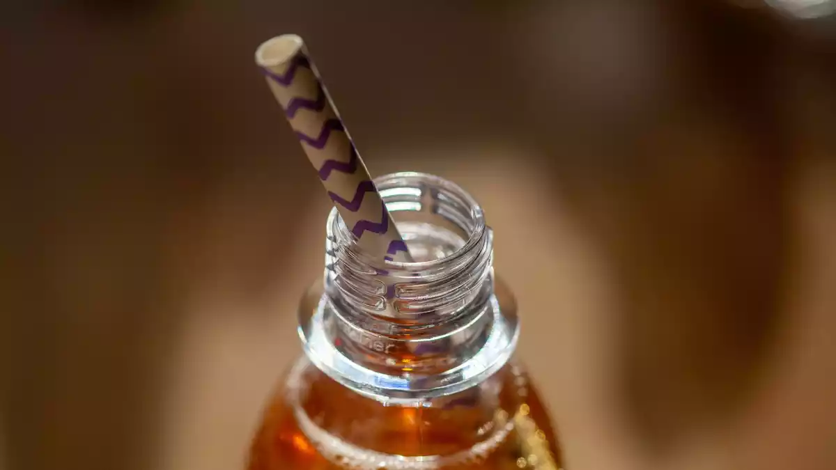 Aus dem Papier des Finanzministeriums von Ressortchef Lars Klingbeil (SPD) geht hervor, dass neben Limonaden unter anderem auch Säfte, Milchgetränke, Eistees, Biermischgetränke, Haferdrinks und Fertigkaffees der Zuckersteuer unterworfen werden könnten. - Bild: Fernando Gutierrez-Juarez/dpa