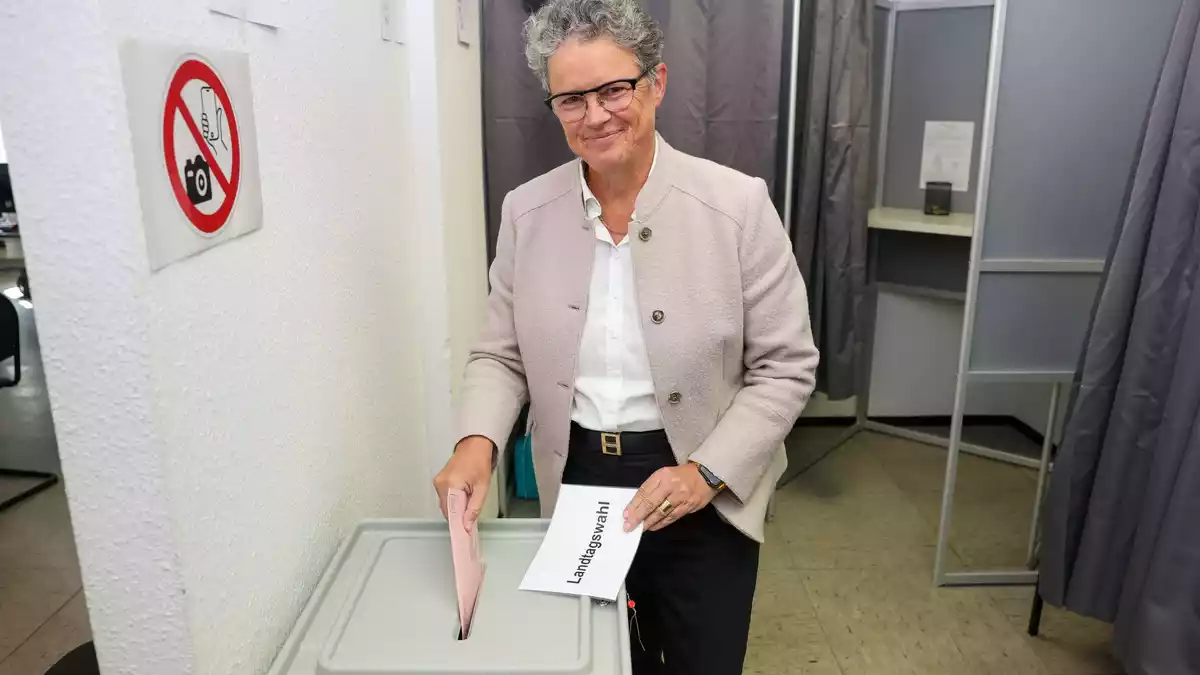 Hat schon gewählt: FDP-Spitzenkandidatin Lydia Hüskens  - Bild: Peter Gercke/dpa