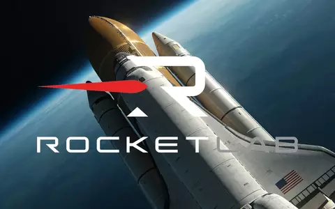 Eine moderne Rakete beim Aufstieg in die obere Atmosphäre vor dem Hintergrund des Weltraums. - Foto: über boerse-global.de