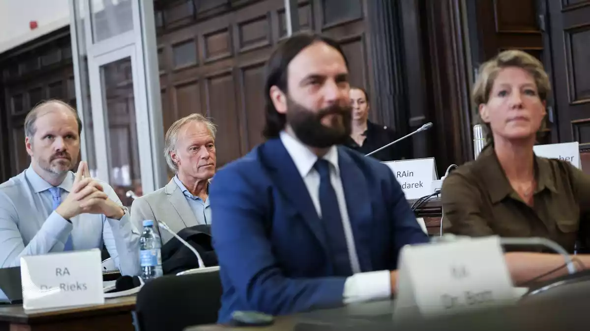 Block und ihr Lebensgefährte Delling stehen seit Juli 2025 vor Gericht. - Bild: Christian Charisius/dpa Pool/dpa