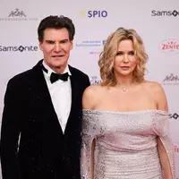 Haben sich in Freundschaft entschieden, getrennte Wege zu gehen: Veronica Ferres und Carsten Maschmeyer. (Archivbild) - Foto: Felix Hörhager/dpa