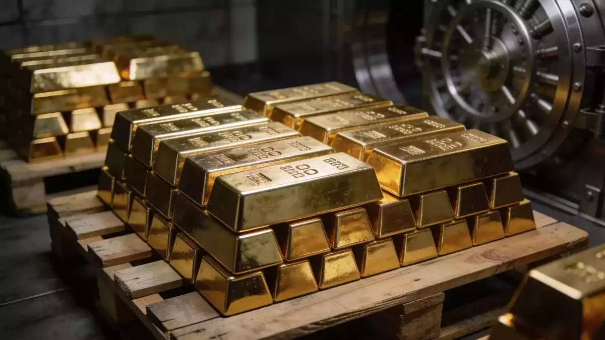 Gold Rally Gains Steam as Central Banks and Retail Investors Converge