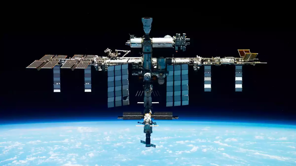 An der ISS gab es einen Außeneinsatz. (Archivbild) - Bild: -/Roscosmos State Space Corporation via AP/dpa