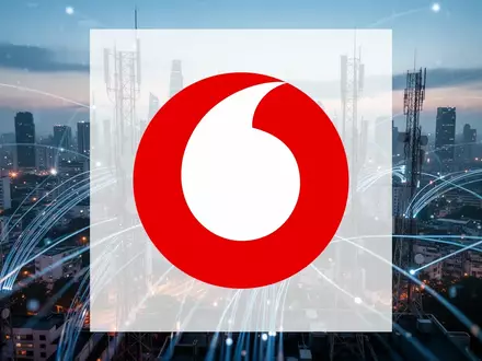 Moderne Telekommunikationsinfrastruktur und Glasfasernetz in einer nächtlichen Großstadt als Symbol für digitale Vernetzung. - Foto: über boerse-global.de