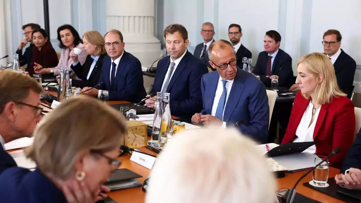 Die schwarz-rote Koalition rüstet sich für einen arbeitsreichen Herbst.  - Bild: Liesa Johannssen/Reuters/Pool/dpa