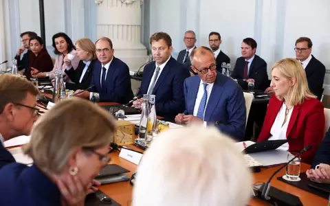 Die schwarz-rote Koalition rüstet sich für einen arbeitsreichen Herbst.  - Foto: Liesa Johannssen/Reuters/Pool/dpa