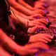 Computerspieler testen «World of Warcraft» bei der Gamescom 2025. (Archivbild) - Bild: Oliver Berg/dpa